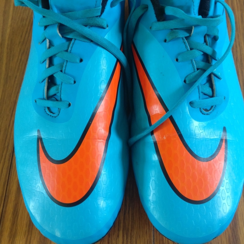 Nike Hypervenom cleats men's 10